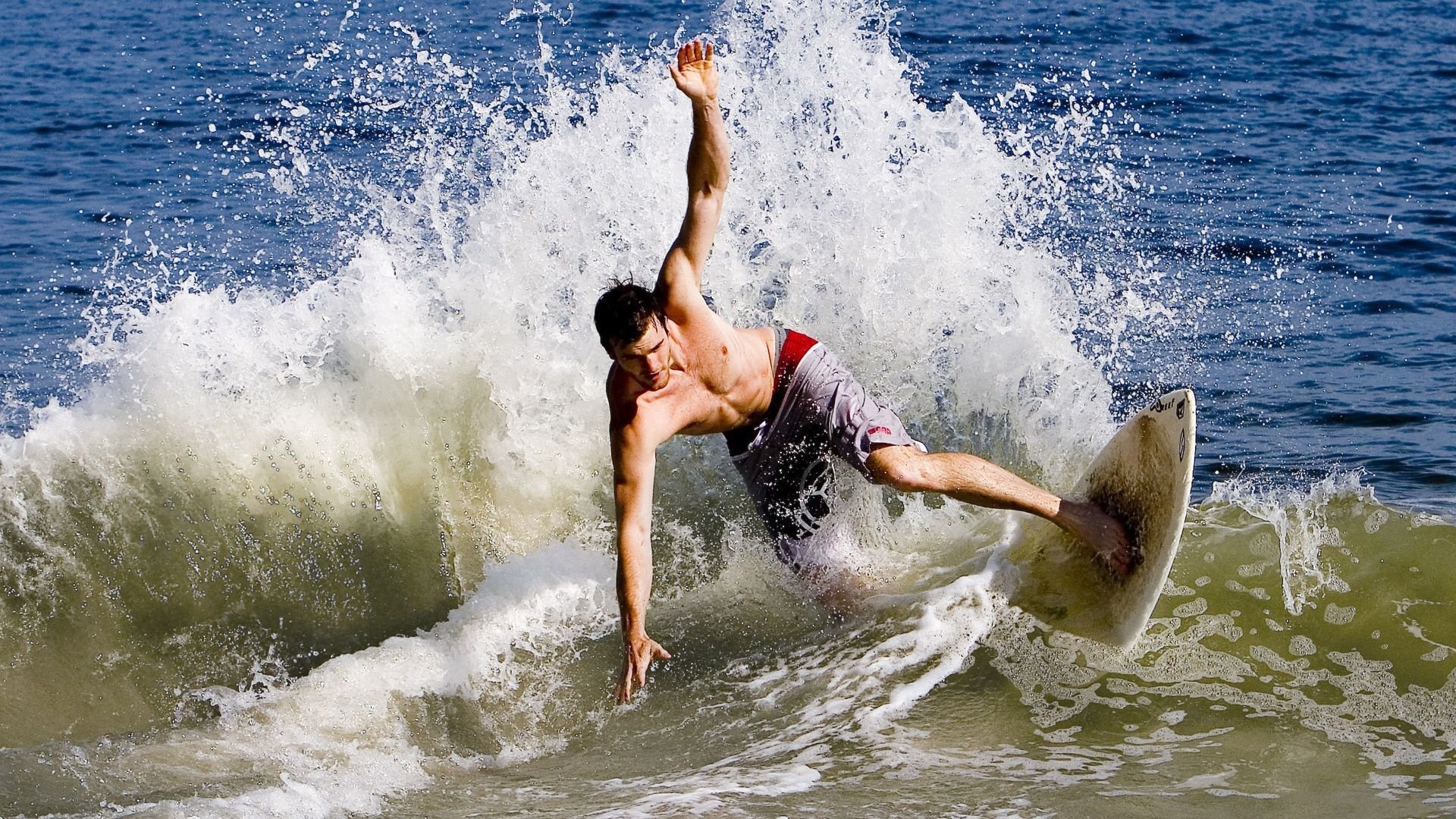 开云体育官方网站-意甲焦点战之夜，戈贝尔连续得分拉开差距，篮球智慧照亮绿茵场